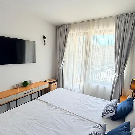 - Beachfront - Zlatna Kotva A60 * Золоті Піски
