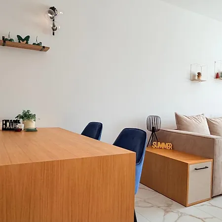 Апартаменти - Beachfront - Zlatna Kotva A60 *